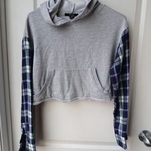 Forever 21 Light Gray Cropped Hoodie Size Small